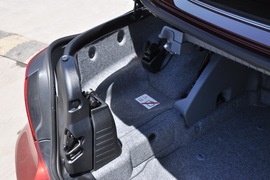 2011款宝马330i敞篷版