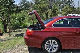 2011款宝马330i敞篷版