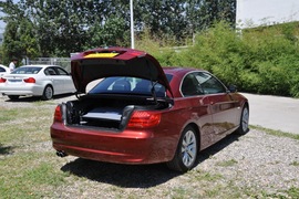 2011款宝马330i敞篷版