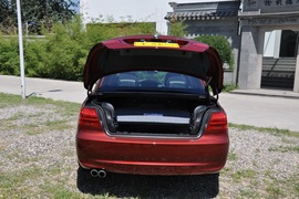 2011款宝马330i敞篷版