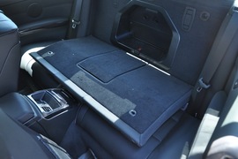 2011款宝马330i敞篷版