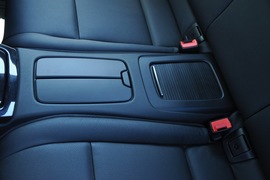 2011款宝马330i敞篷版