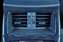 2011款宝马330i敞篷版