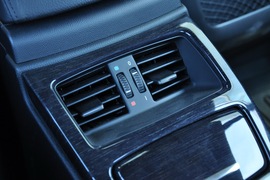 2011款宝马330i敞篷版