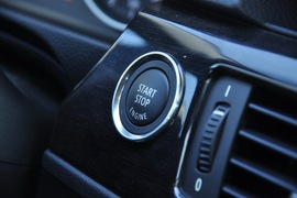 2011款宝马330i敞篷版