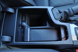 2011款宝马330i敞篷版