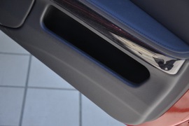 2011款宝马330i敞篷版