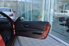 2011款宝马330i敞篷版