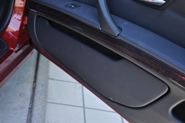 2011款宝马330i敞篷版