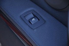 2011款宝马330i敞篷版