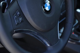 2011款宝马330i敞篷版