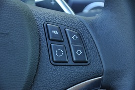 2011款宝马330i敞篷版