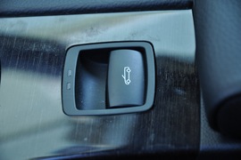 2011款宝马330i敞篷版