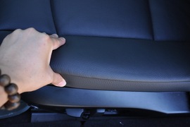 2011款宝马330i敞篷版