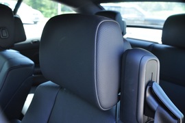 2011款宝马330i敞篷版