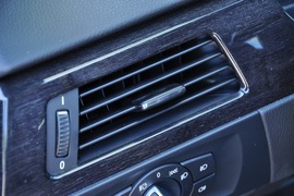 2011款宝马330i敞篷版