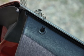 2011款宝马330i敞篷版