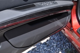 2011款宝马330i敞篷版