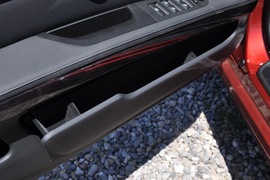 2011款宝马330i敞篷版