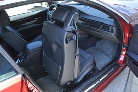 2011款宝马330i敞篷版