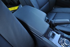 2011款宝马330i敞篷版