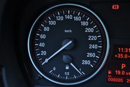 2011款宝马330i敞篷版