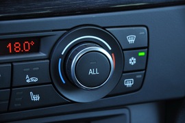 2011款宝马330i敞篷版