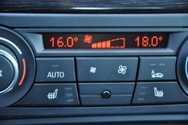 2011款宝马330i敞篷版