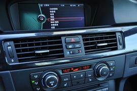 2011款宝马330i敞篷版