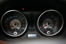 2010款别克凯越1.6LE-AT