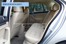 2010款大众速腾对比试驾