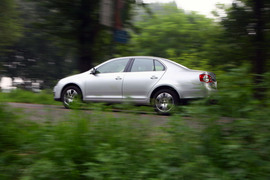 2010款大众速腾对比试驾
