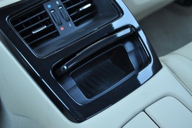 2011款宝马320i敞篷版