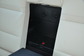 2011款宝马320i敞篷版