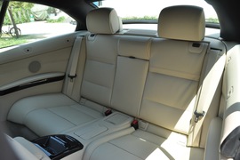 2011款宝马320i敞篷版