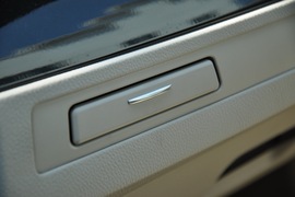 2011款宝马320i敞篷版