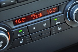 2011款宝马320i敞篷版