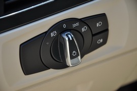 2011款宝马320i敞篷版