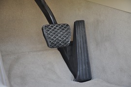 2011款宝马320i敞篷版