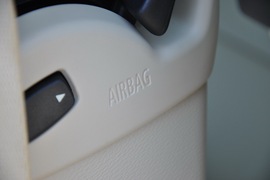 2011款宝马320i敞篷版