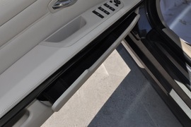 2011款宝马320i敞篷版