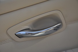 2011款宝马320i敞篷版