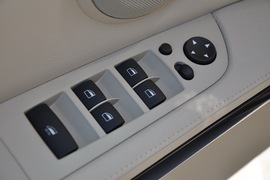 2011款宝马320i敞篷版