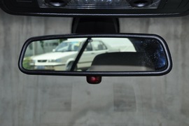 2011款宝马320i敞篷版