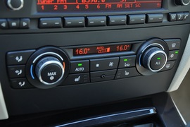 2011款宝马320i敞篷版