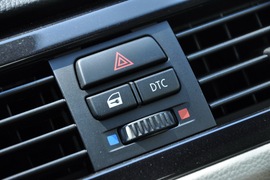 2011款宝马320i敞篷版