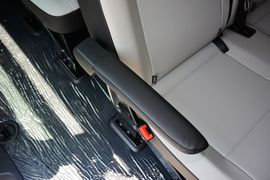 2016款大众凯路威2.0TSI四驱舒适版