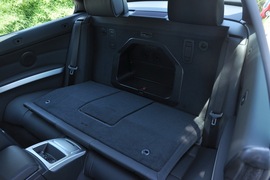 2011款宝马325i敞篷版