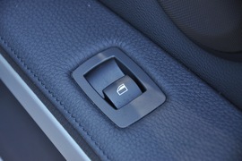 2011款宝马325i敞篷版