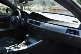 2011款宝马325i敞篷版